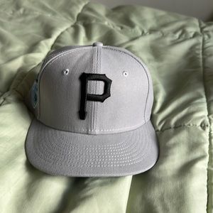 Pittsburgh Pirates New eta fitted hat like new patch grey with sky blue uv 7 1/8